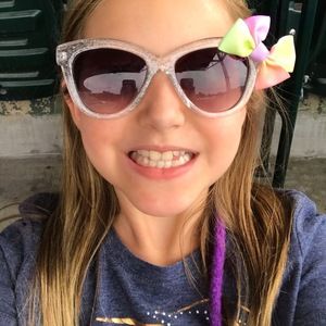 Meet your Posher, Adrianna